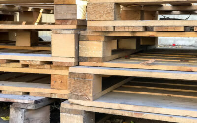 A raklap története: Hogyan vált a modern logisztika kulcsfontosságú eszközévé?