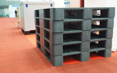 Fa vagy műanyag raklapok: Melyik a jobb választás?